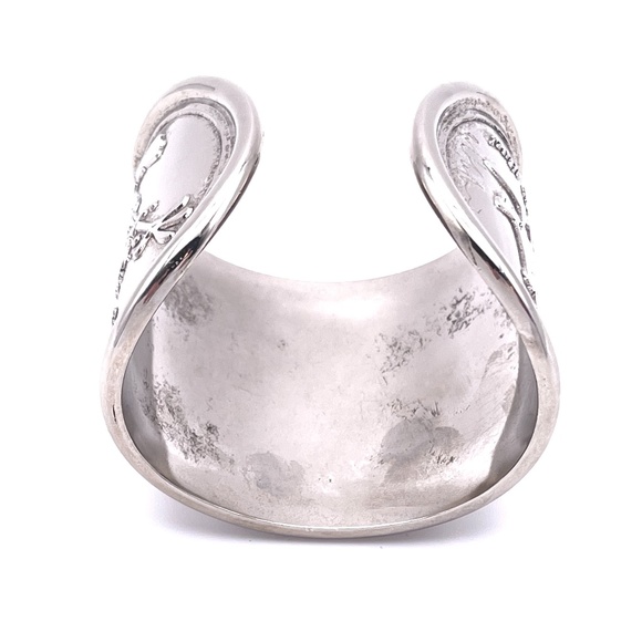 One of its Kind RLM 90's  Bugs Bunny, Taz, Daffy UNISEX Cuff - Picture 8 of 11